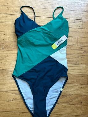 Summersalt Colorblock Marina One-Piece Swimsuit in Teal, green & White size 2